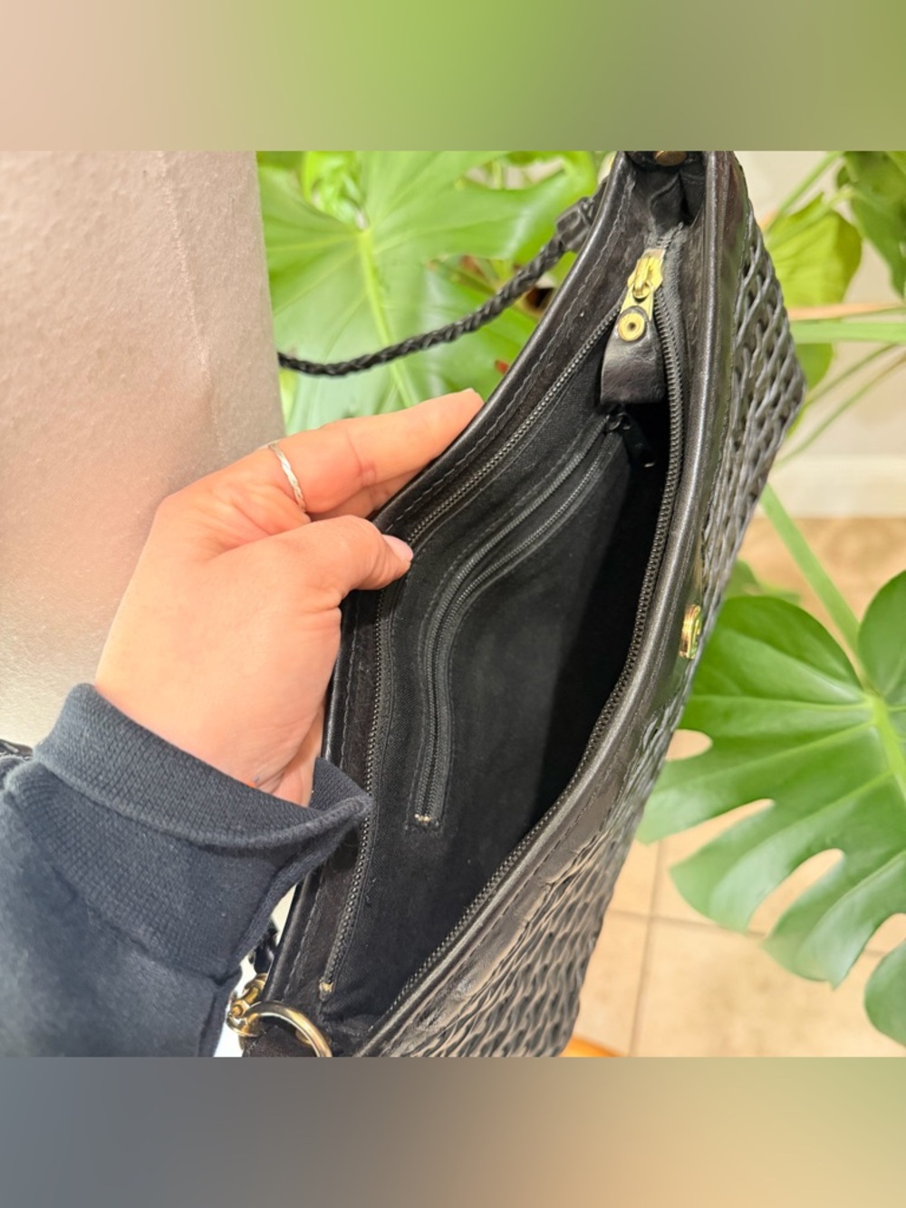 Etienne Aigner Black Woven Leather Shoulder Bag Vintage Gold Logo - Picture 3 of 4